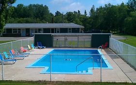 Middleton Motel & Suites